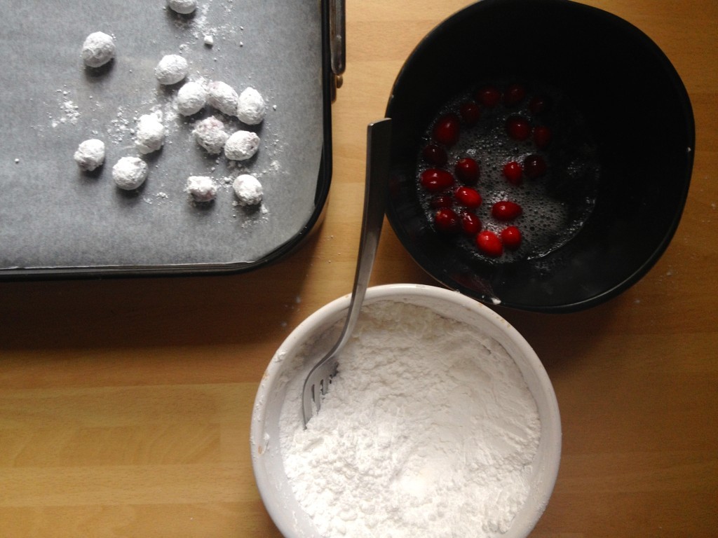 making cranberry snowballs