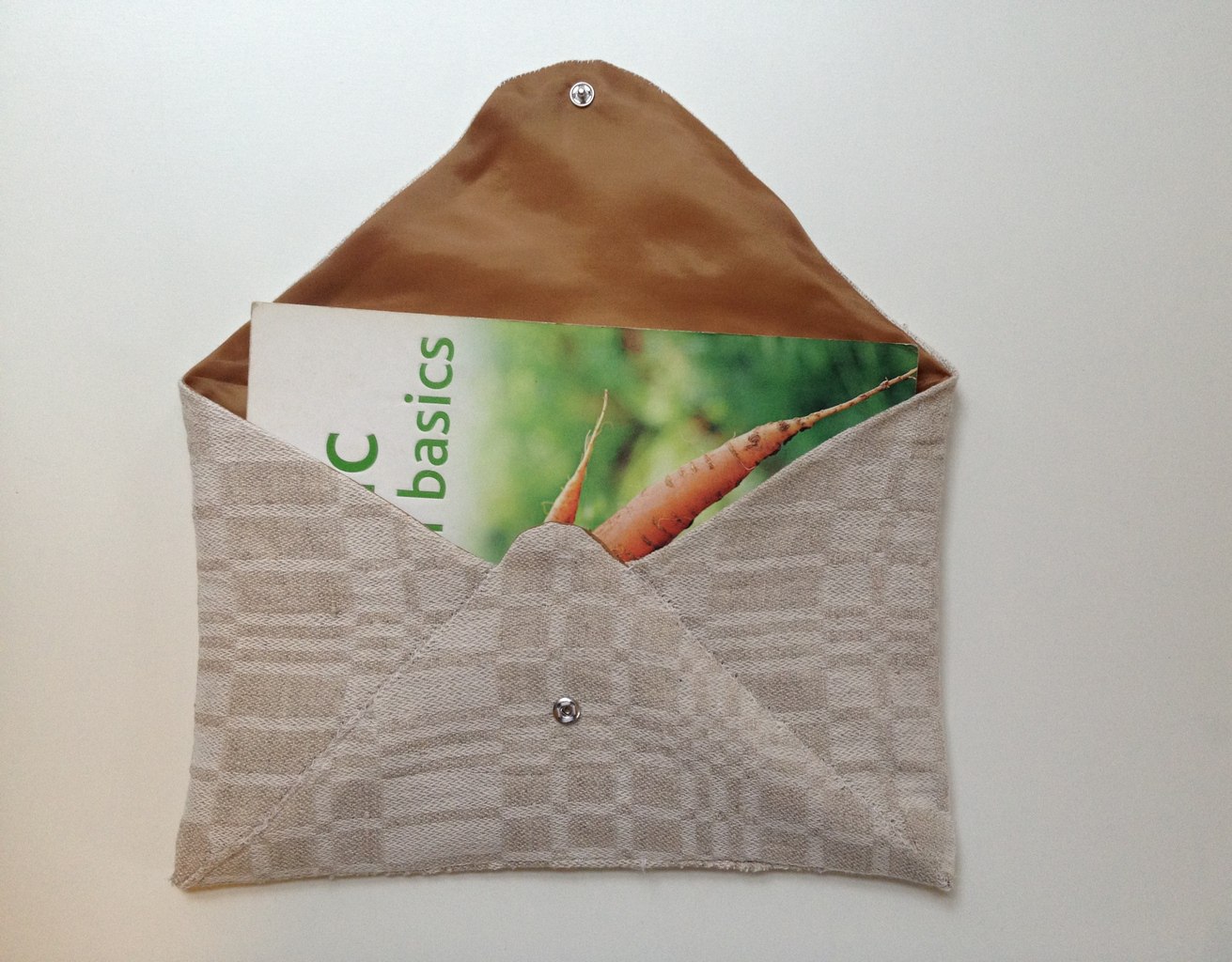 Easy to make envelope pouch DIY Friendly NettleFriendly Nettle
