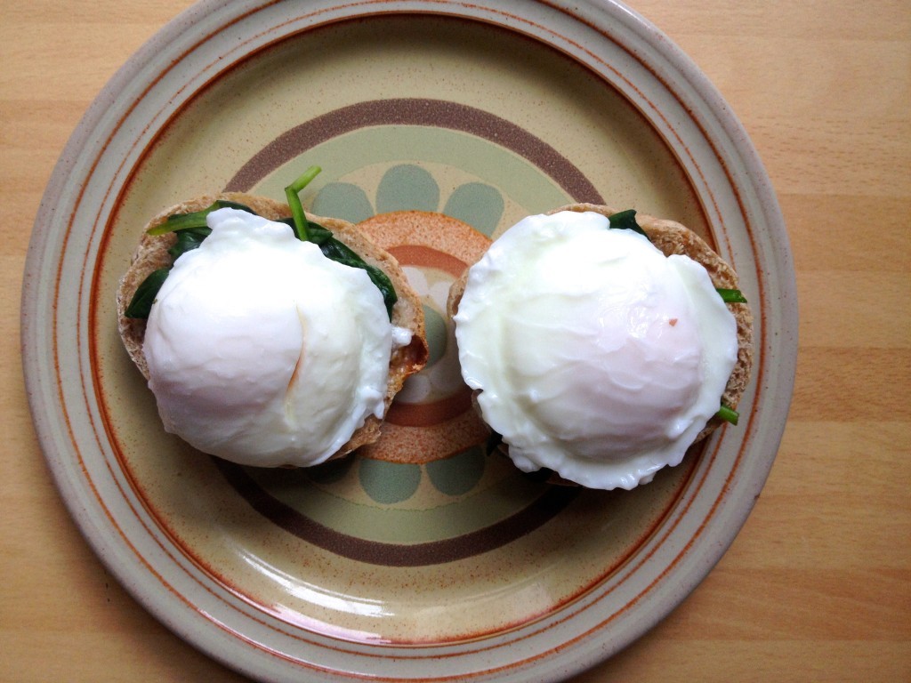 low-fat egg florentine on wholemeal english muffin
