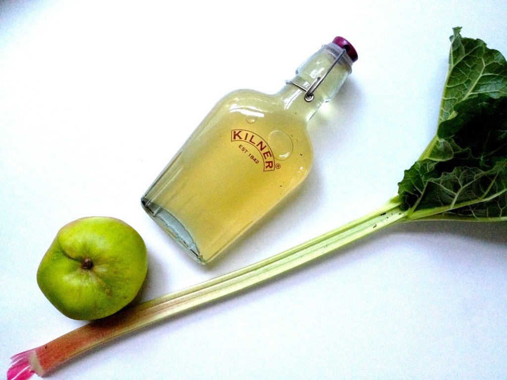 Apple & Rhubarb Elderflower Cordial recipie