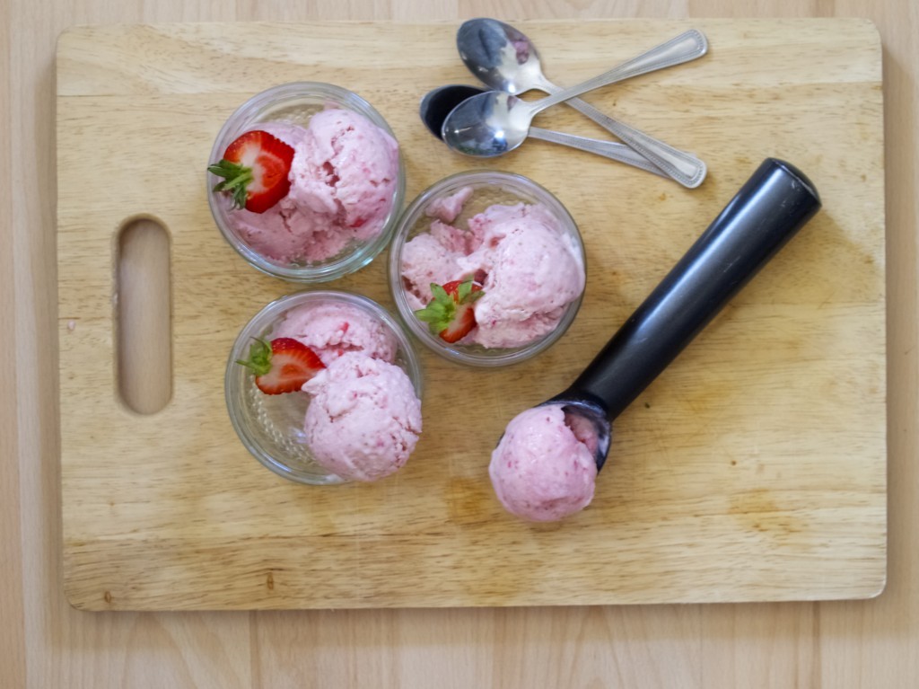 Super easy strawberry ice-cream, only three ingredients