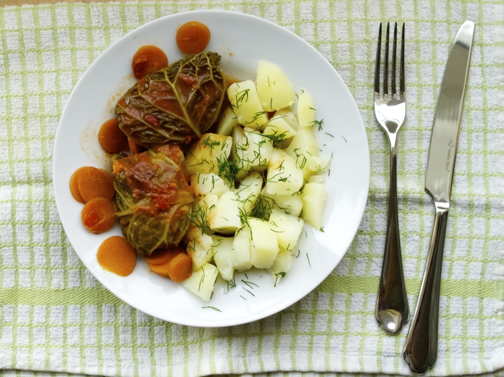 Slow cooker cabbage rolls (also known as little pigeons in Lithuanian)