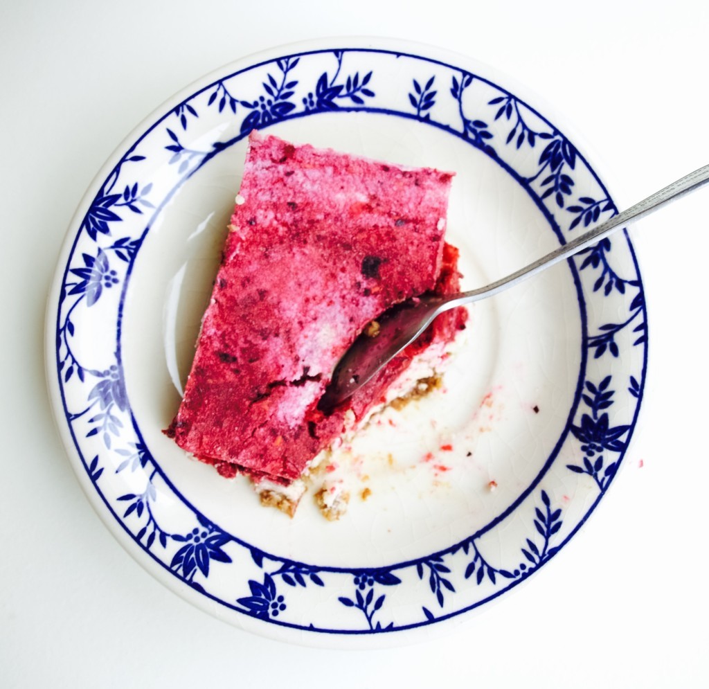 Raw Berry Burst Cheesecake recipe