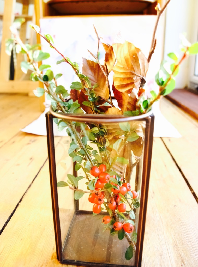 Still life photography: focus on the vase arrangement