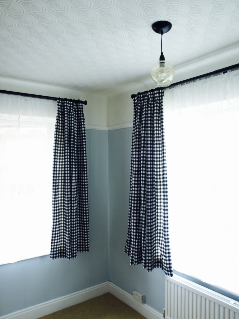 Basic curtain DIY
