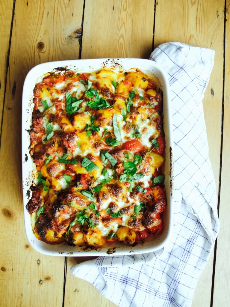 Easy baked Gnocchi with mozzarella and tomatoes