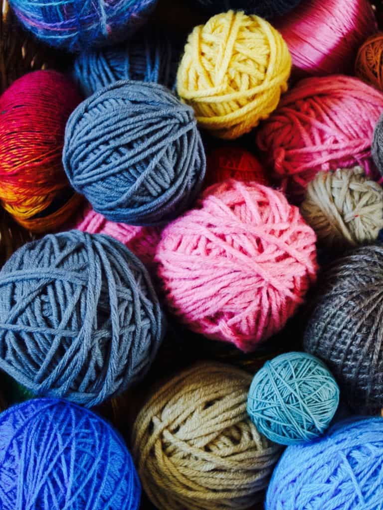How to use up yarn scraps: projects and tips