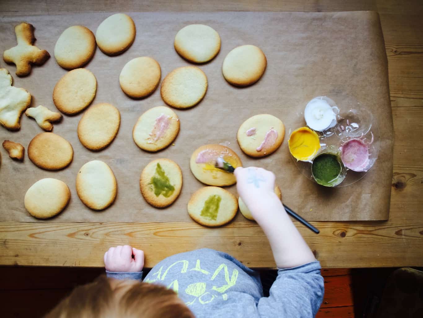 Kids art Easter biscuits DIY