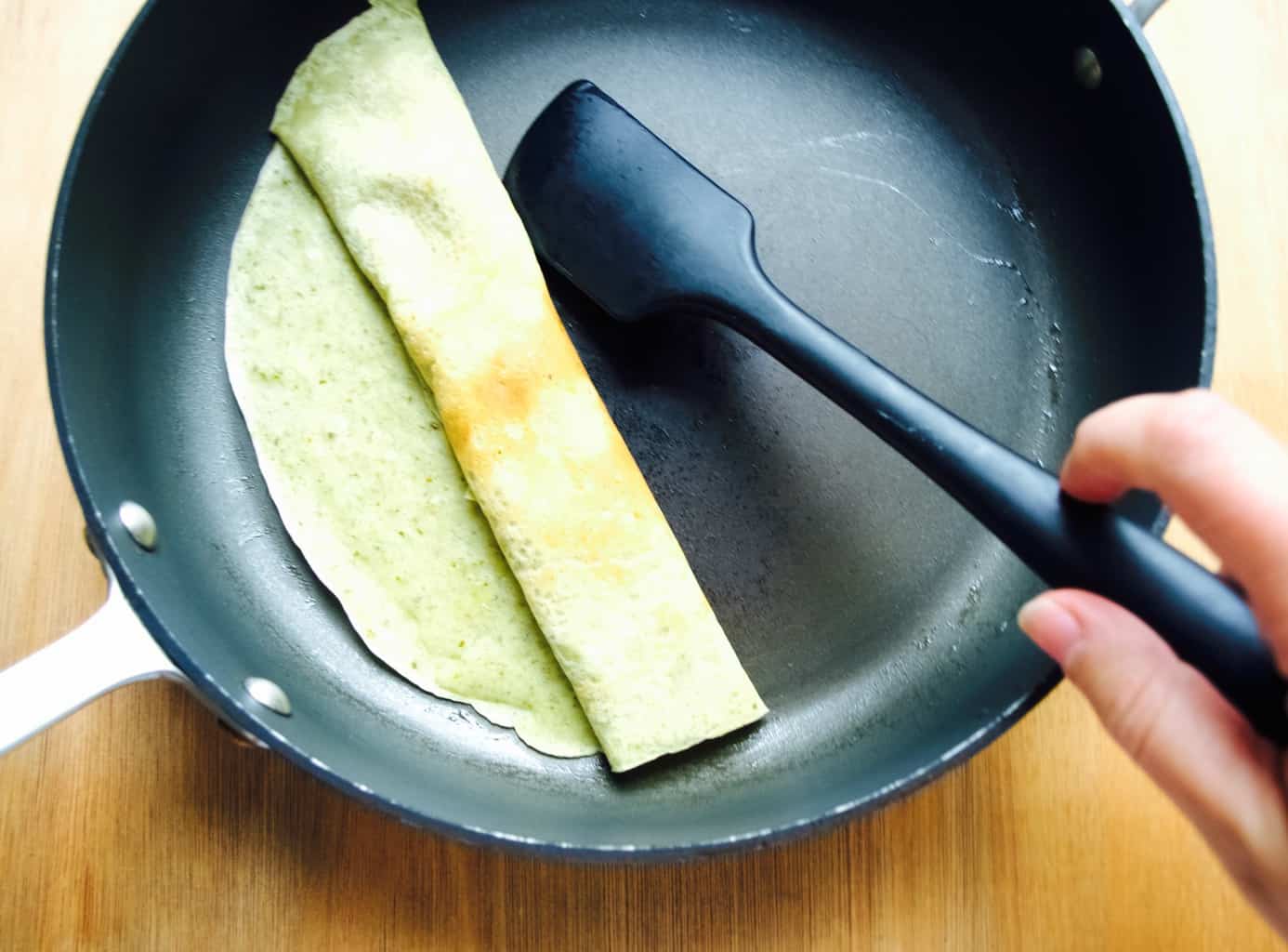 Pesto crepes filled with cheese recipe