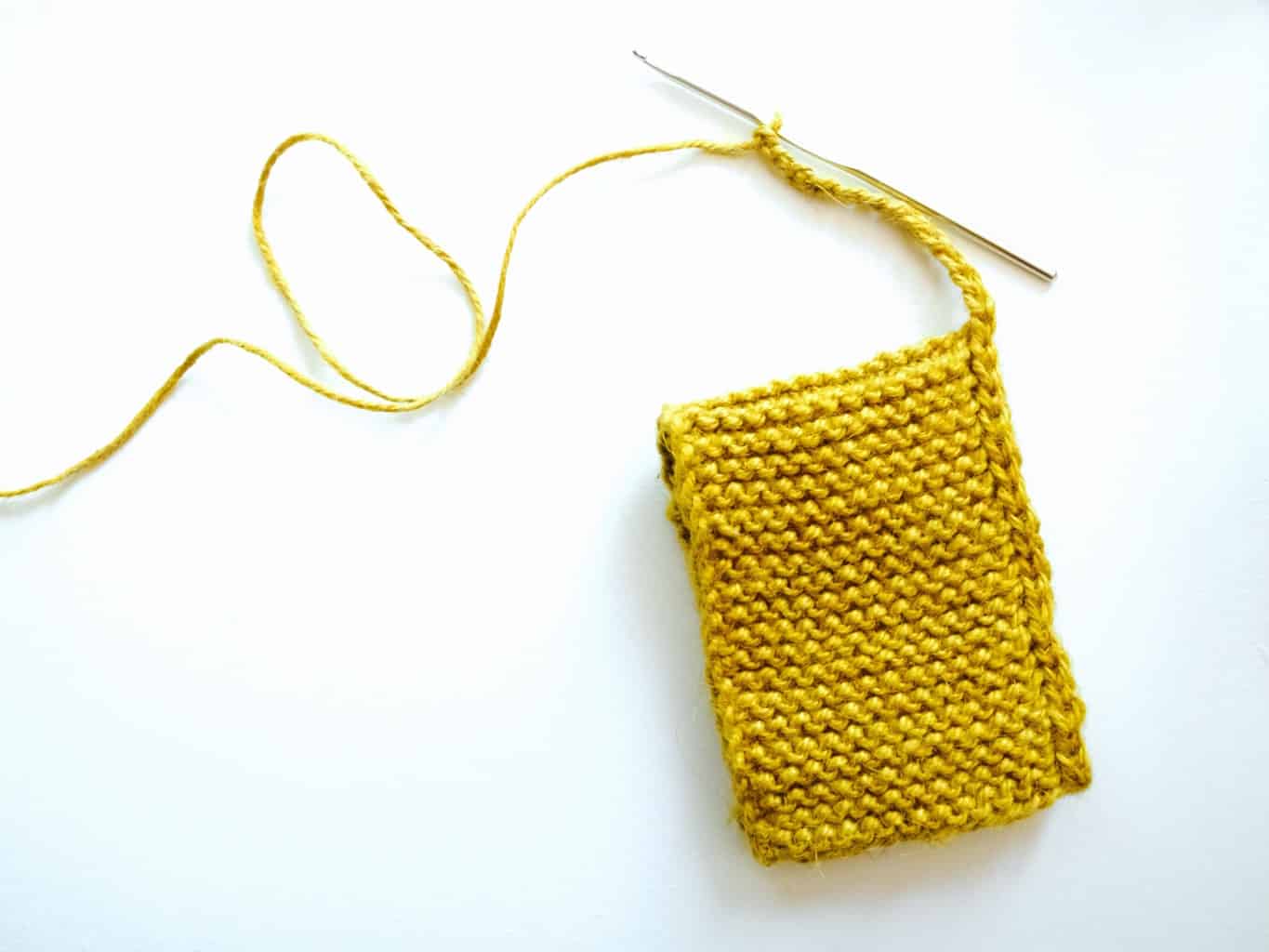 Knitted scrubby pouches