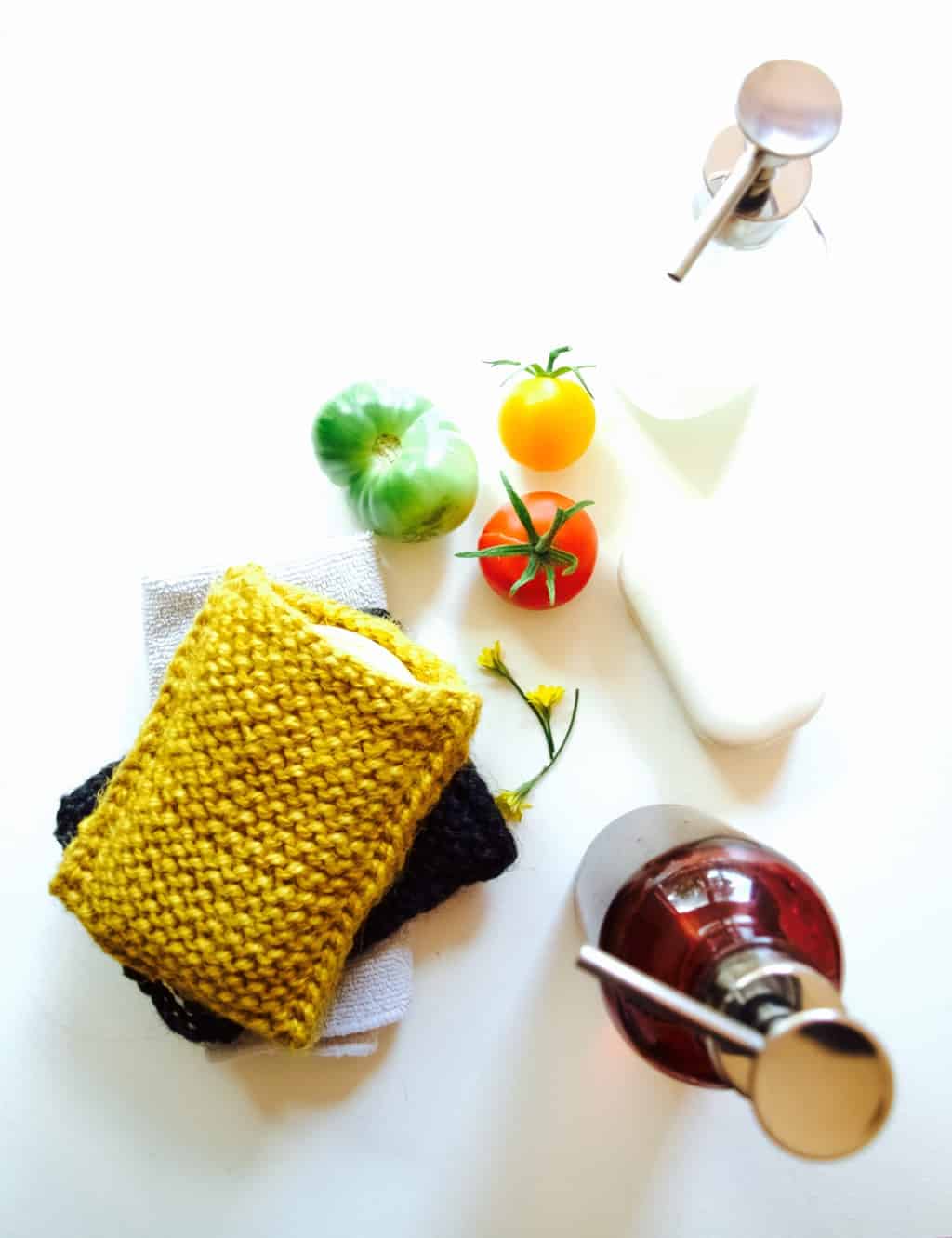 Knitted scrubby pouches